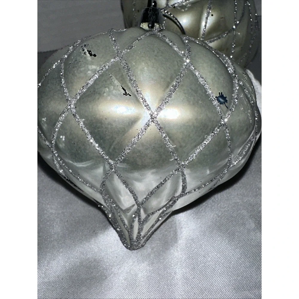 Pier One Imports Ornament Set Of 3 Silver Flawed‎